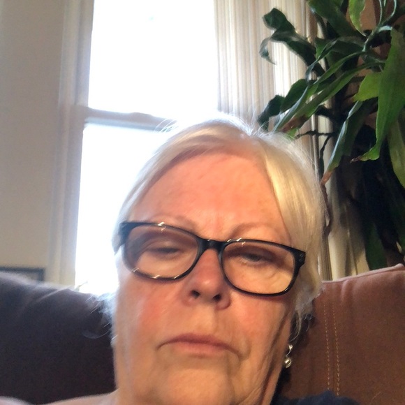 Meet your Posher, Cacatherine - Picture 1 of 1